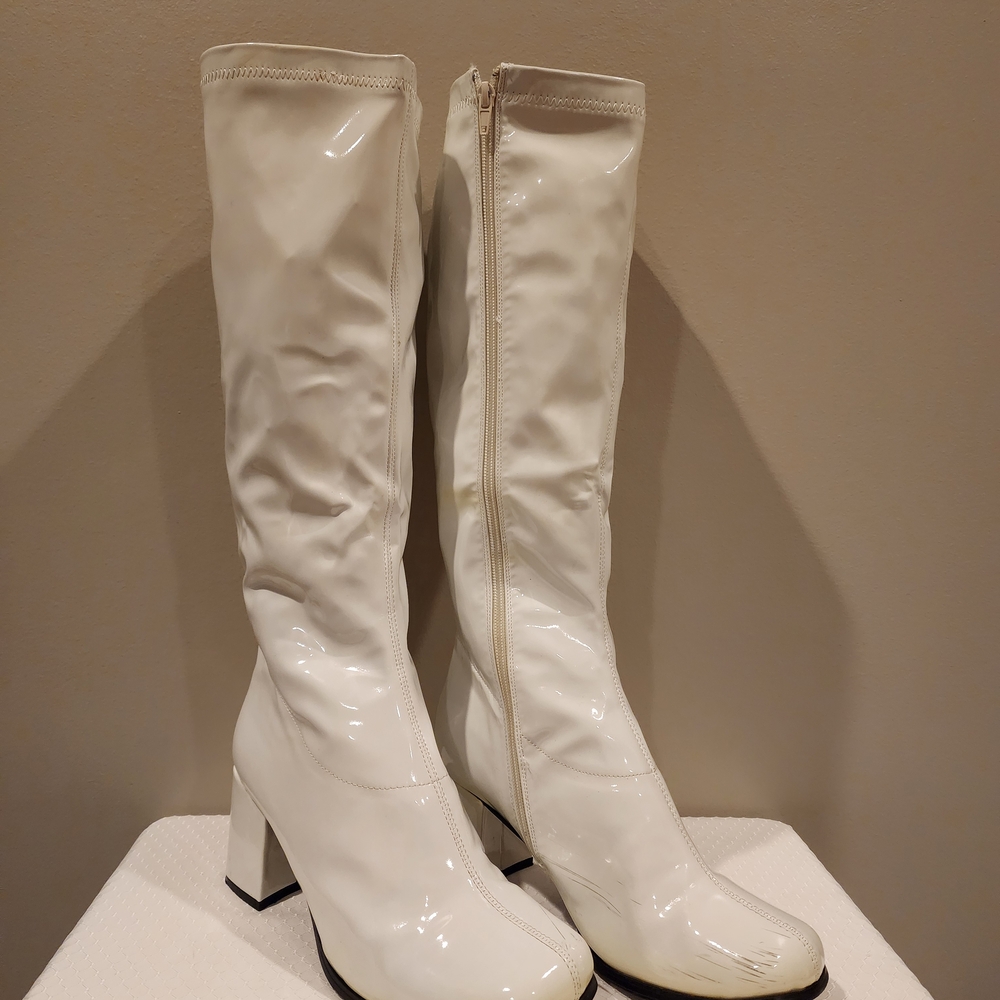 White Women's Go Go Boots Halloween costume size 9.5